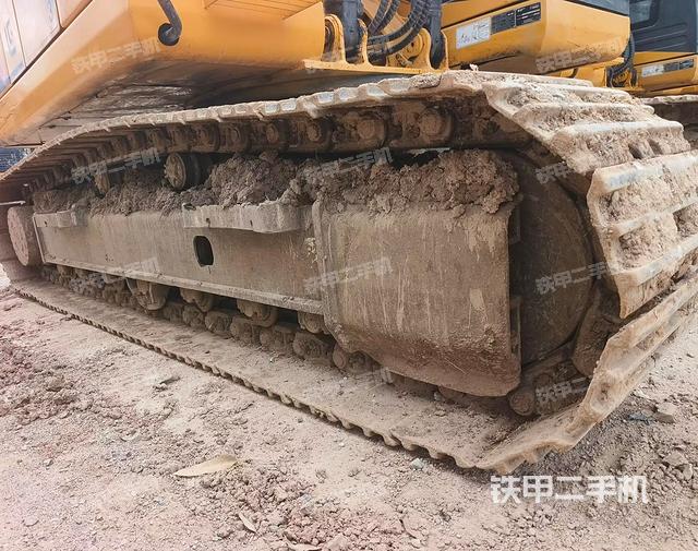 單側(cè)履帶整體（整機(jī)外觀）