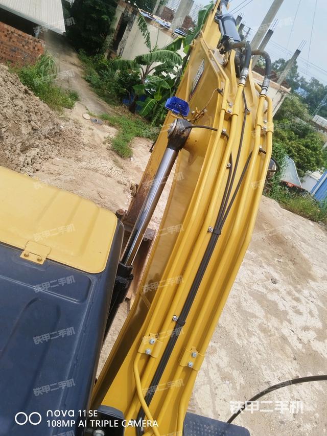 大臂背部俯視（工作和回轉(zhuǎn)裝置）