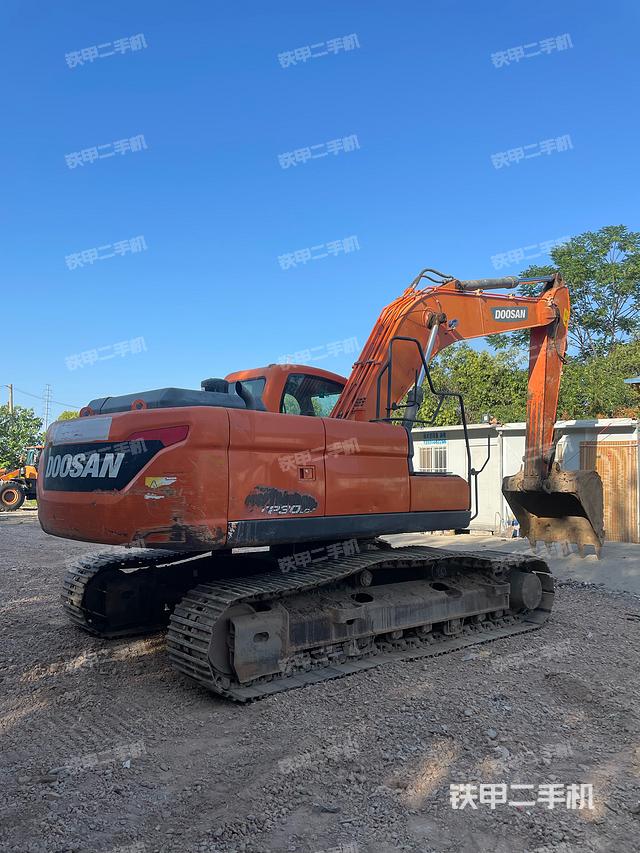 整機(jī)右后45°(整機(jī)外觀) 整機(jī)右后45°(整機(jī)外觀)