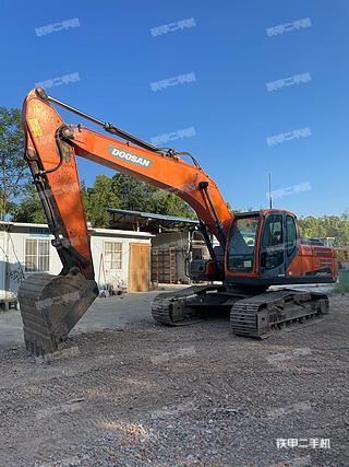 斗山DX220LC-9C挖掘机实拍图片