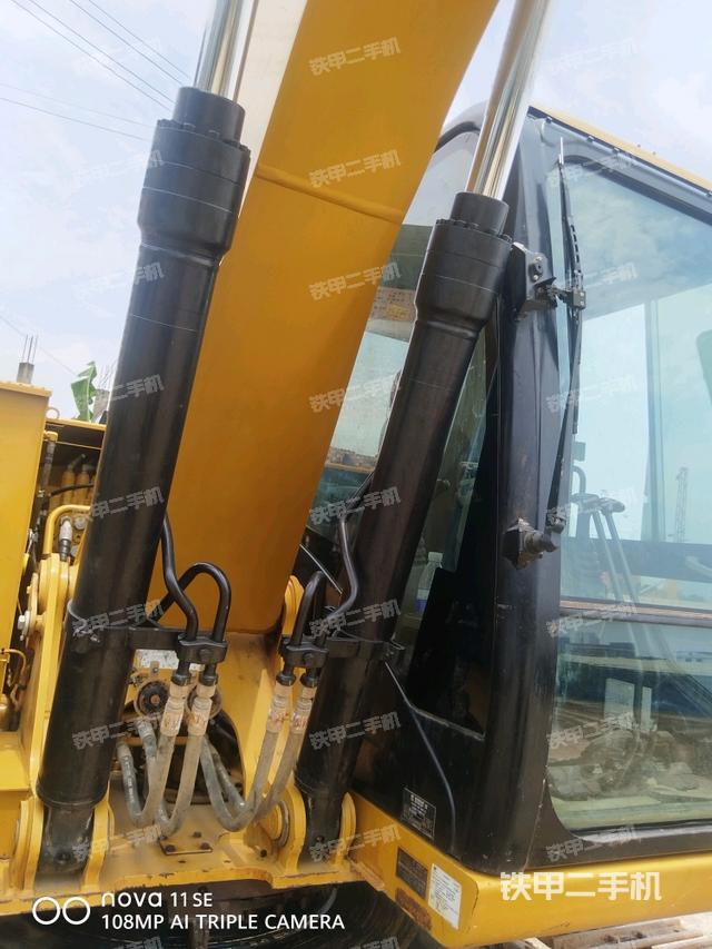 大臂油缸整體?豎拍（工作和回轉(zhuǎn)裝置）