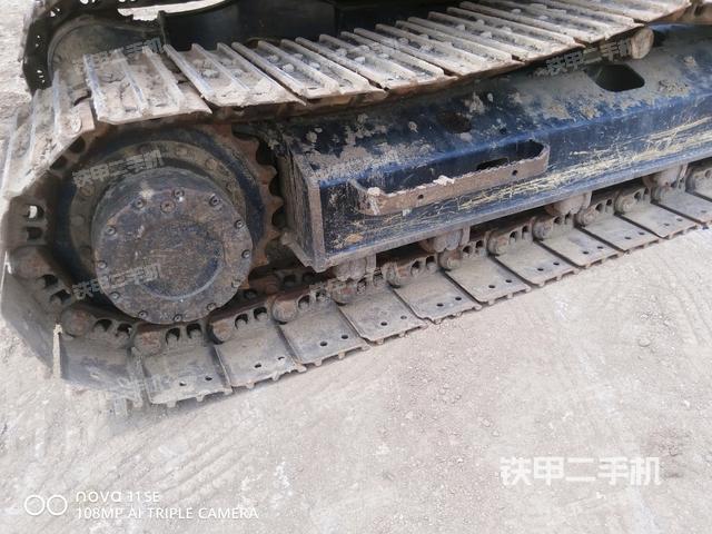 右驅(qū)動輪（行走機(jī)構(gòu)）