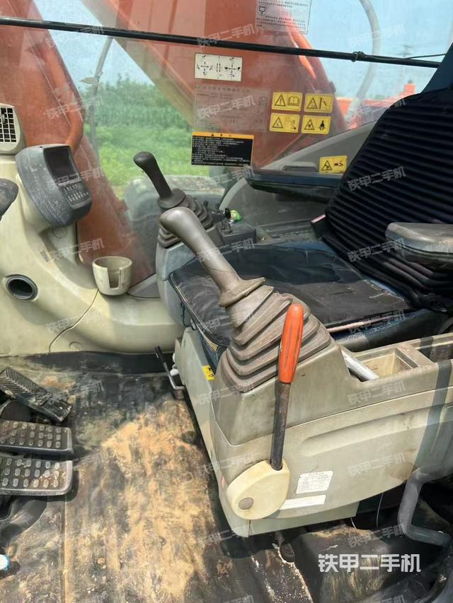 驾驶室整体（整机外观）