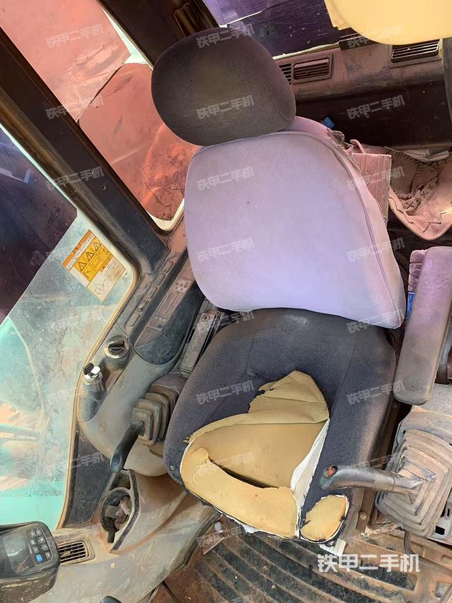 驾驶室整体（整机外观）