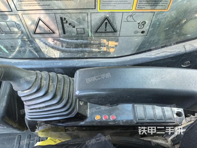 座椅左側(cè)控制臺/音響/含左手柄（駕駛室部分）