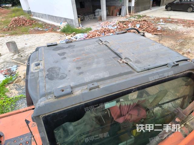 座椅左側(cè)控制臺/音響/含左手柄（駕駛室部分）