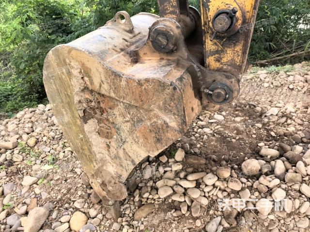 鏟斗右后整體（工作和回轉(zhuǎn)裝置）