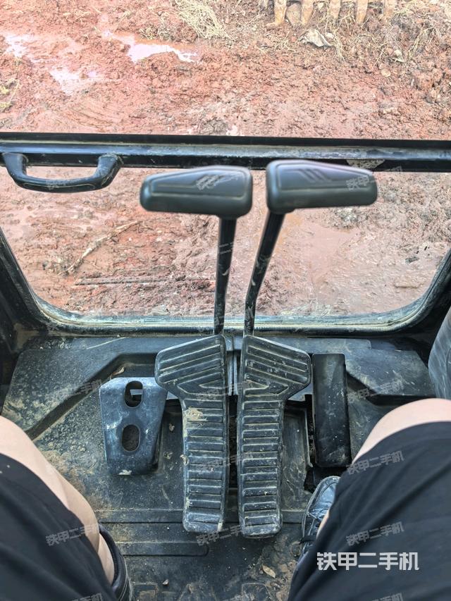 后窗玻璃角標(biāo)（駕駛室部分）