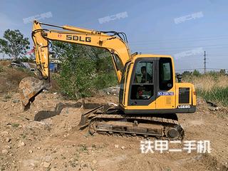 山东临工LG685挖掘机实拍图片