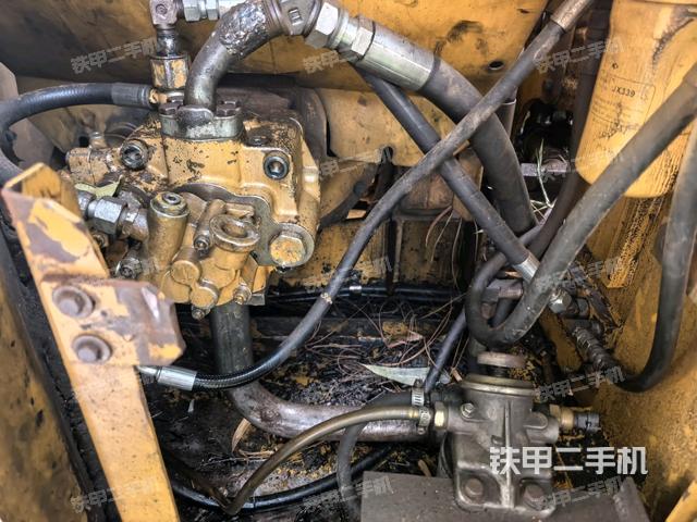 電瓶（大件艙室）