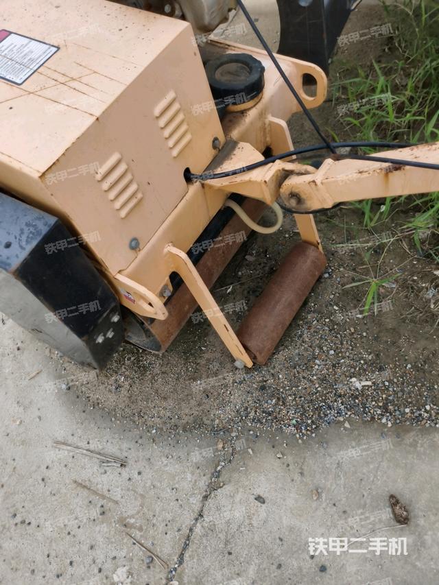 整机左侧（设备外观及核心部件）