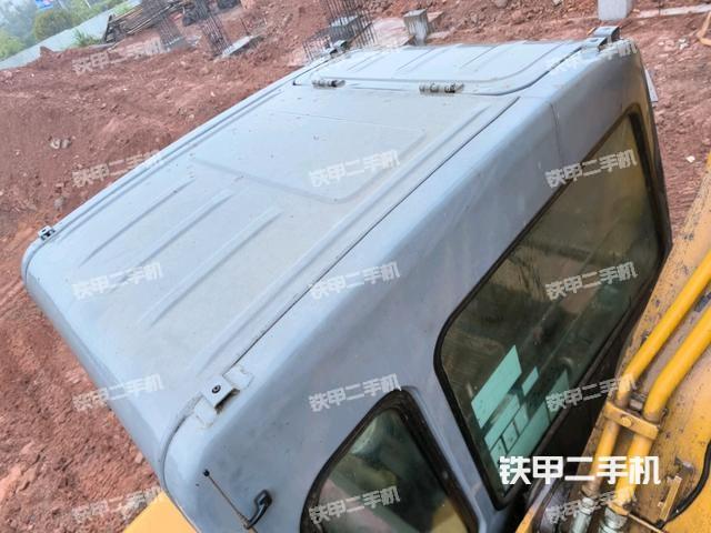 駕駛室頂部（整機外觀）