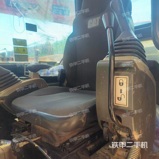 駕駛室整體(整機外觀) 駕駛室整體(整機外觀)