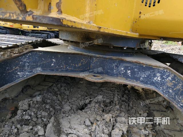 转盘和下车架正前（工作和回转装置）