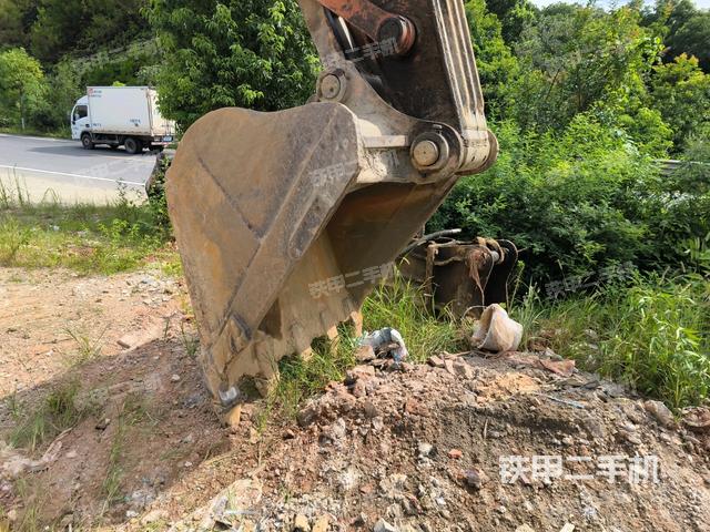 大臂背部俯視（工作和回轉(zhuǎn)裝置）