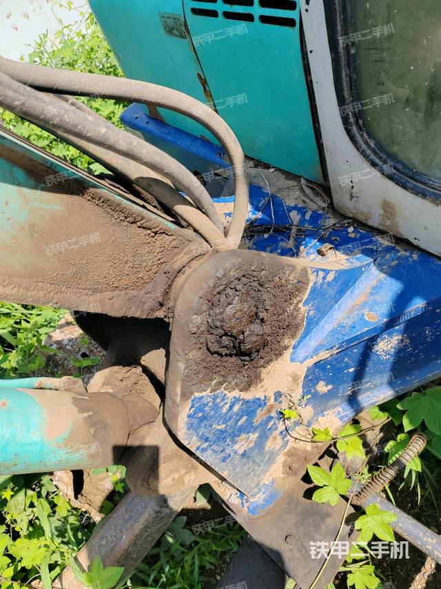 大臂根部?斜（工作和回轉(zhuǎn)裝置）