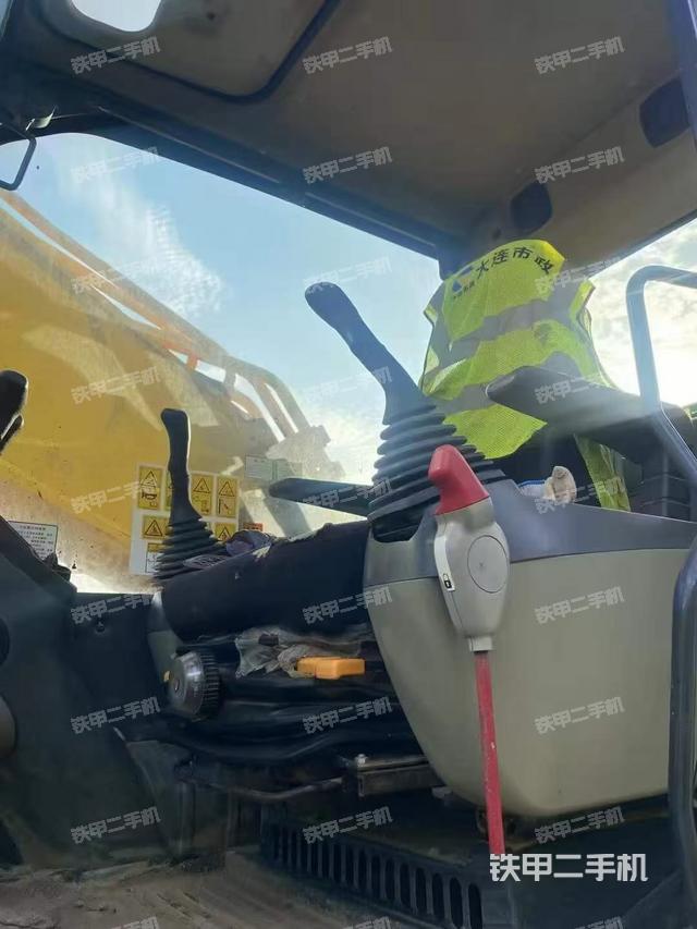 駕駛室整體（整機(jī)外觀）