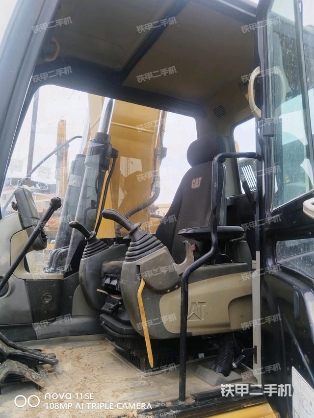 驾驶室整体（整机外观）