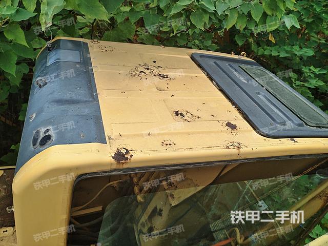 驾驶室顶部（整机外观）