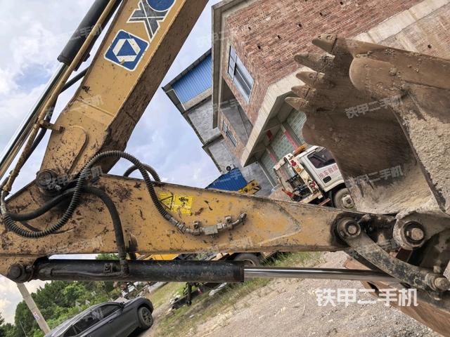 铲斗右后整体（工作和回转装置）