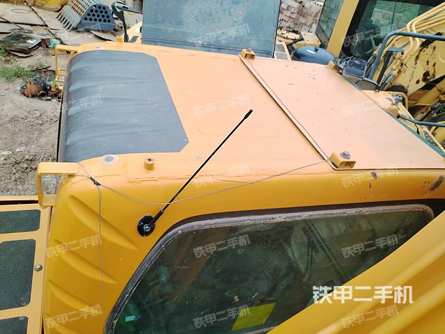 駕駛室頂部(整機外觀) 駕駛室頂部(整機外觀)
