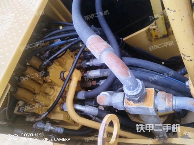 回转马达和主控阀（整机外观）