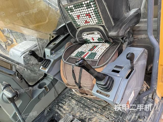 駕駛室整體（整機(jī)外觀）