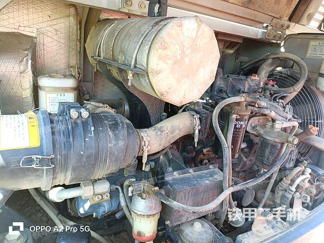 液壓泵艙室正面整體(整機(jī)外觀) 液壓泵艙室正面整體(整機(jī)外觀)