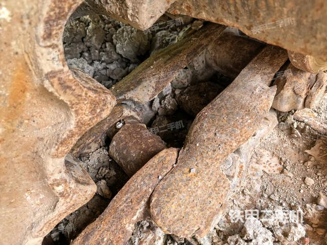 右驅(qū)動(dòng)輪（行走機(jī)構(gòu)）