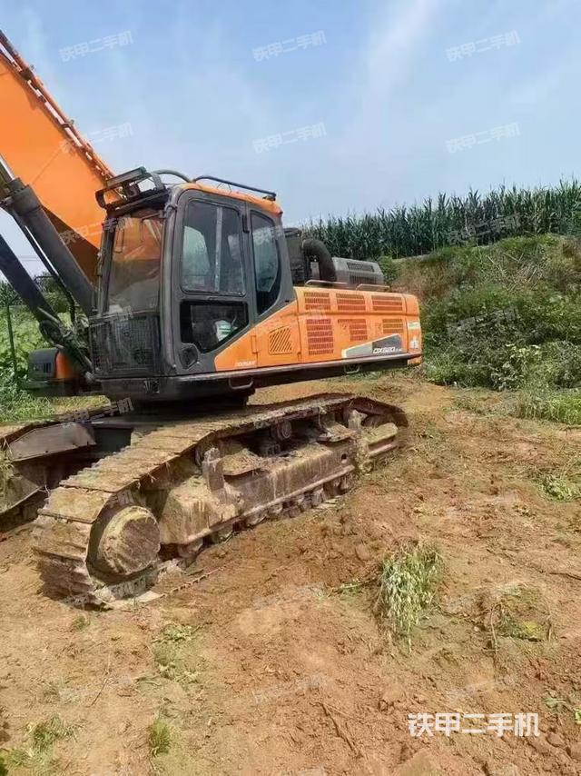 驾驶室整体（整机外观）