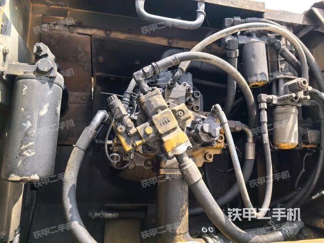 液壓泵斜45?左（大件艙室）