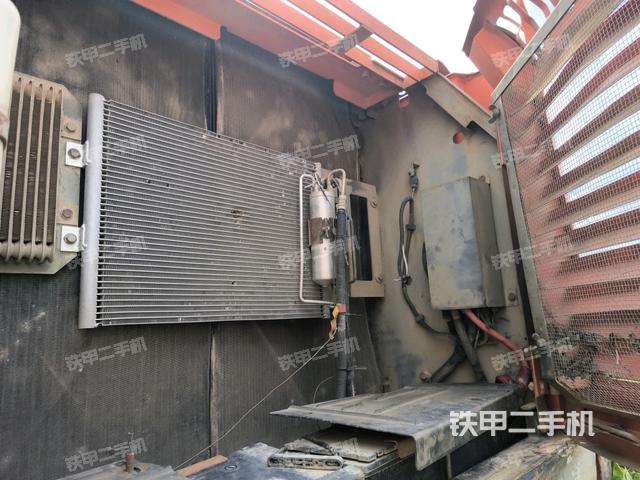 散熱器正面（大件艙室）