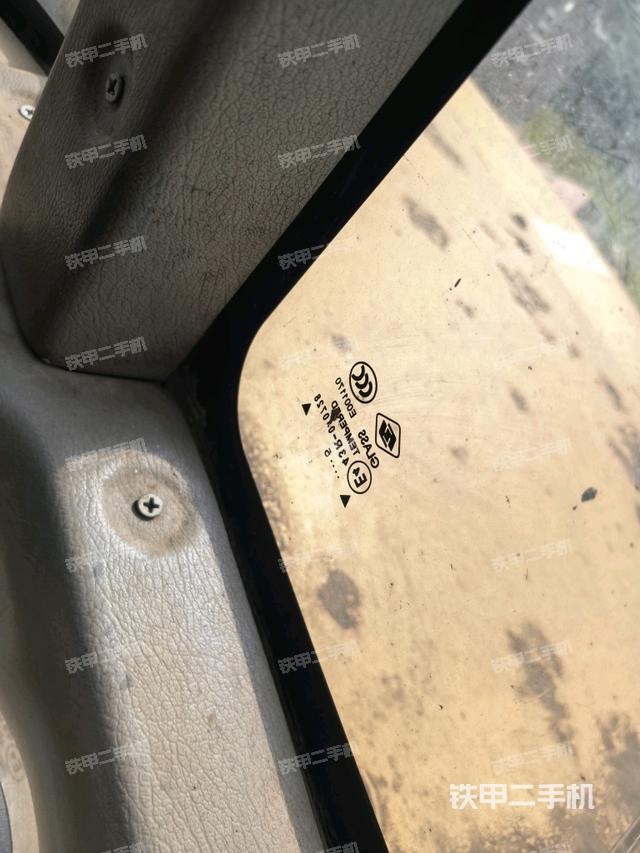 后窗玻璃角标（驾驶室部分）