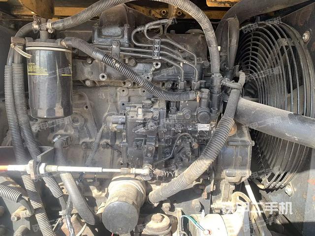 發(fā)動機整體俯視(整機外觀) 發(fā)動機整體俯視(整機外觀)