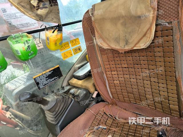 駕駛室正側(cè)（駕駛室部分）