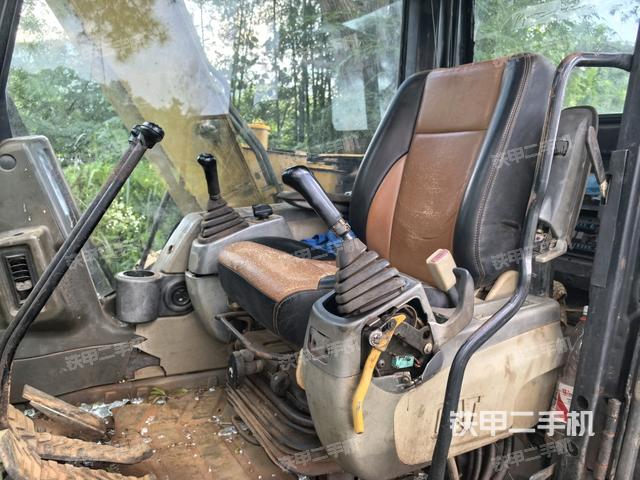 座椅左側(cè)控制臺(tái)/音響/含左手柄（駕駛室部分）