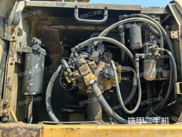 電瓶（大件艙室）