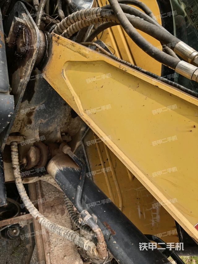 转盘和下车架正前（工作和回转装置）