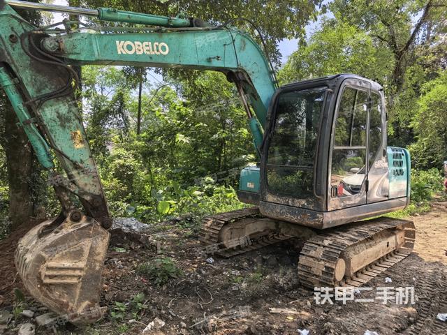 神钢SK75-8挖掘机