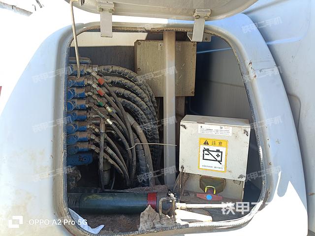 回轉(zhuǎn)馬達(dá)和主控閥(整機(jī)外觀) 回轉(zhuǎn)馬達(dá)和主控閥(整機(jī)外觀)