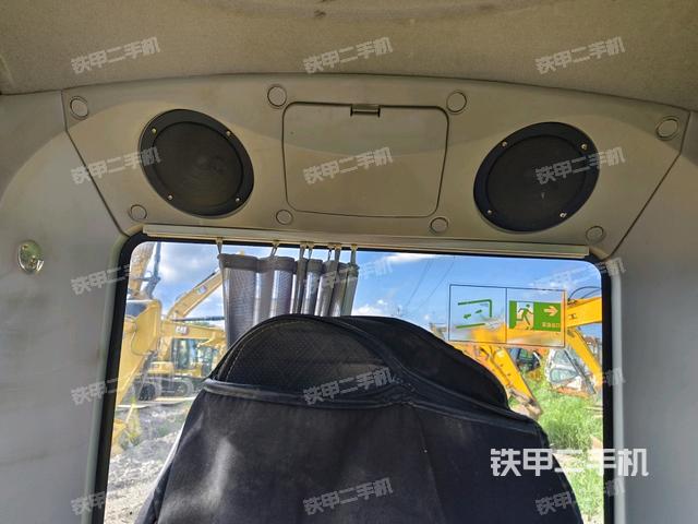 后窗玻璃角标（驾驶室部分）