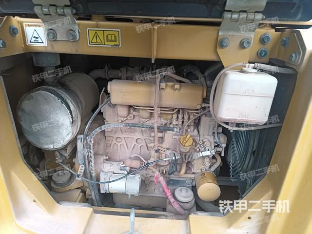 發(fā)動(dòng)機(jī)整體俯視(整機(jī)外觀) 發(fā)動(dòng)機(jī)整體俯視(整機(jī)外觀)