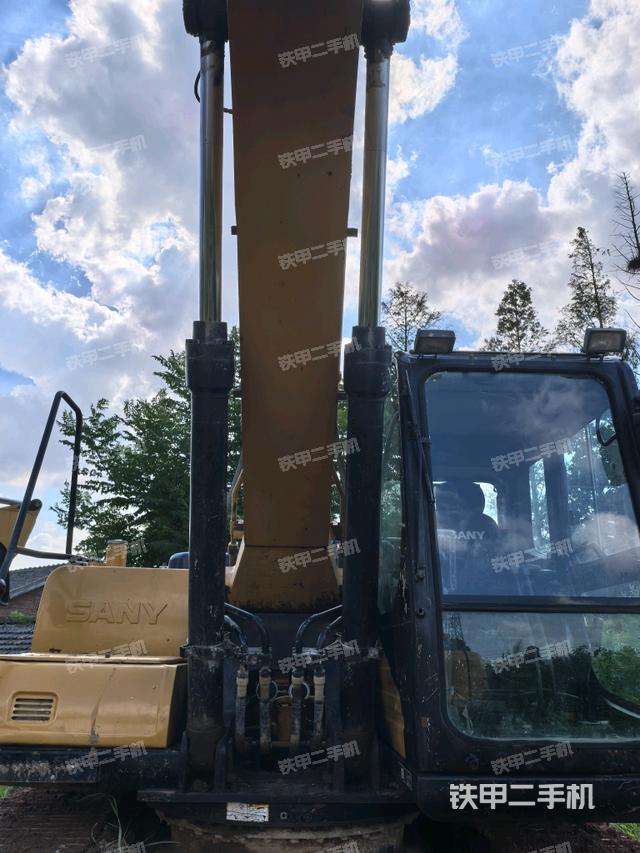 大臂油缸整體?豎拍（工作和回轉(zhuǎn)裝置）