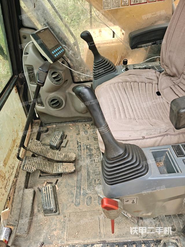 座椅后部（驾驶室部分）