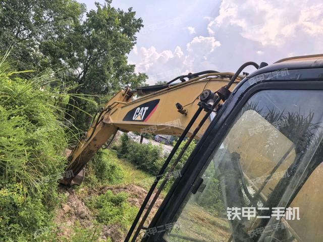 鏟斗右后整體（工作和回轉(zhuǎn)裝置）