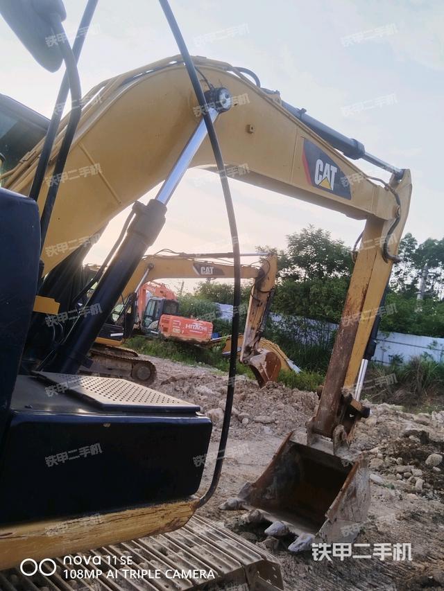 大臂整體?右側(cè)（工作和回轉(zhuǎn)裝置）