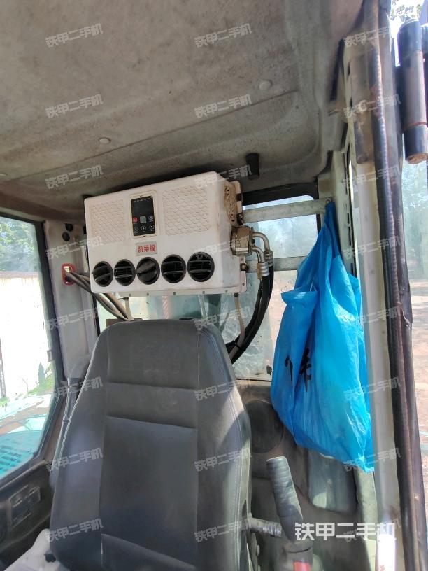 后窗玻璃角標(biāo)（駕駛室部分）