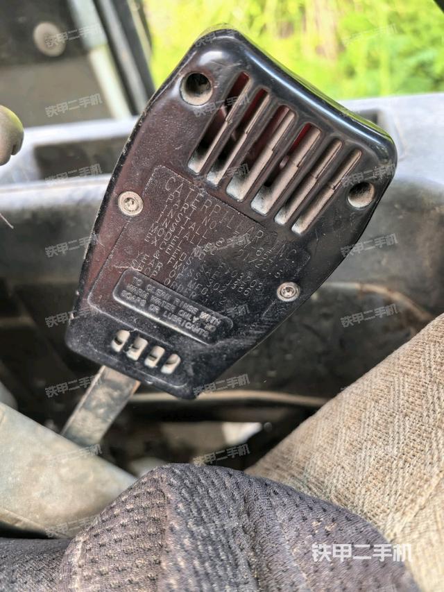 左后方玻璃角標(biāo)（駕駛室部分）