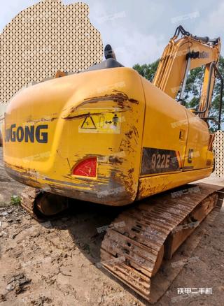 柳工CLG922E挖掘机实拍图片