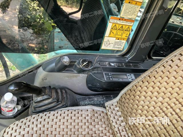 座椅右侧控制台/钥匙门/油门/含右手柄（驾驶室部分）